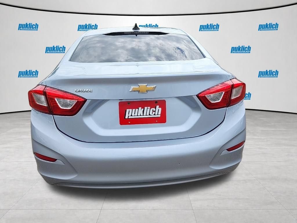 Used 2018 Chevrolet Cruze LS FWD image 4