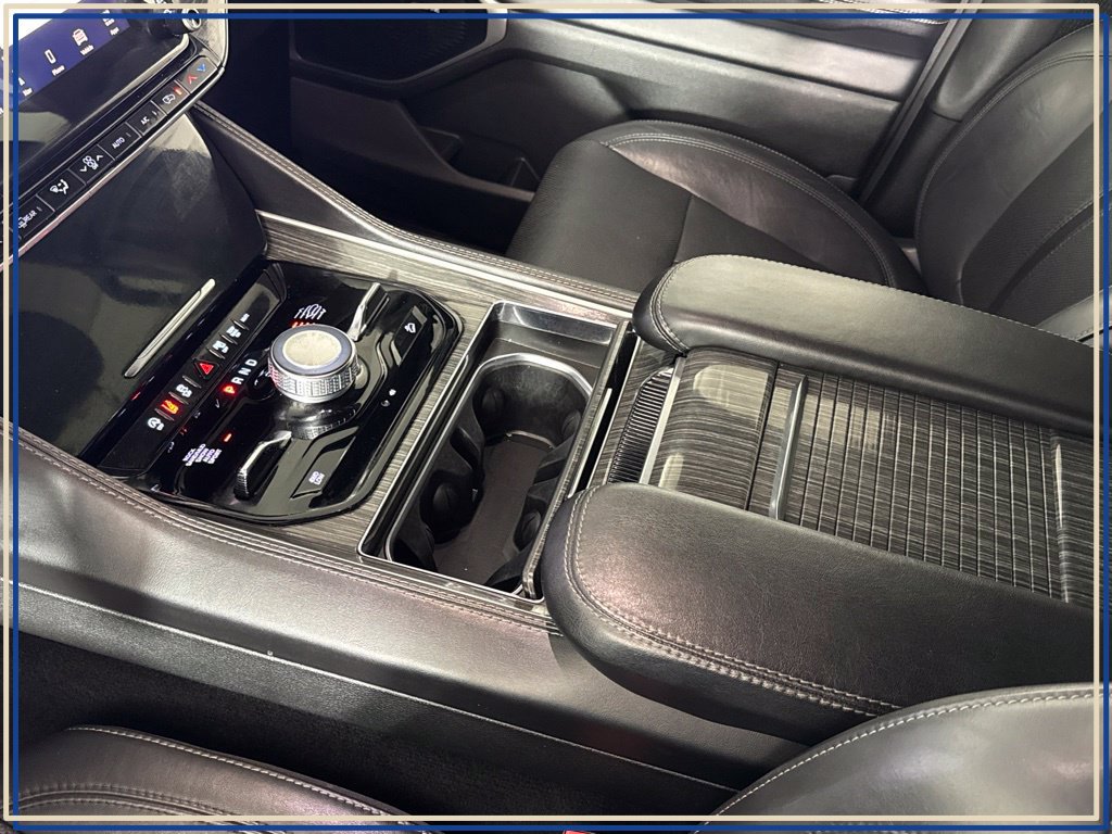 Used 2022 Jeep Wagoneer Series III AWD/4WD image 28