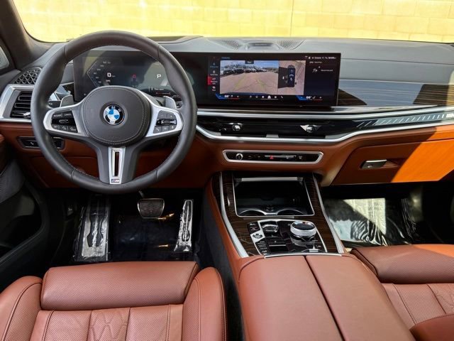 Used 2025 BMW X7 M60i image 29