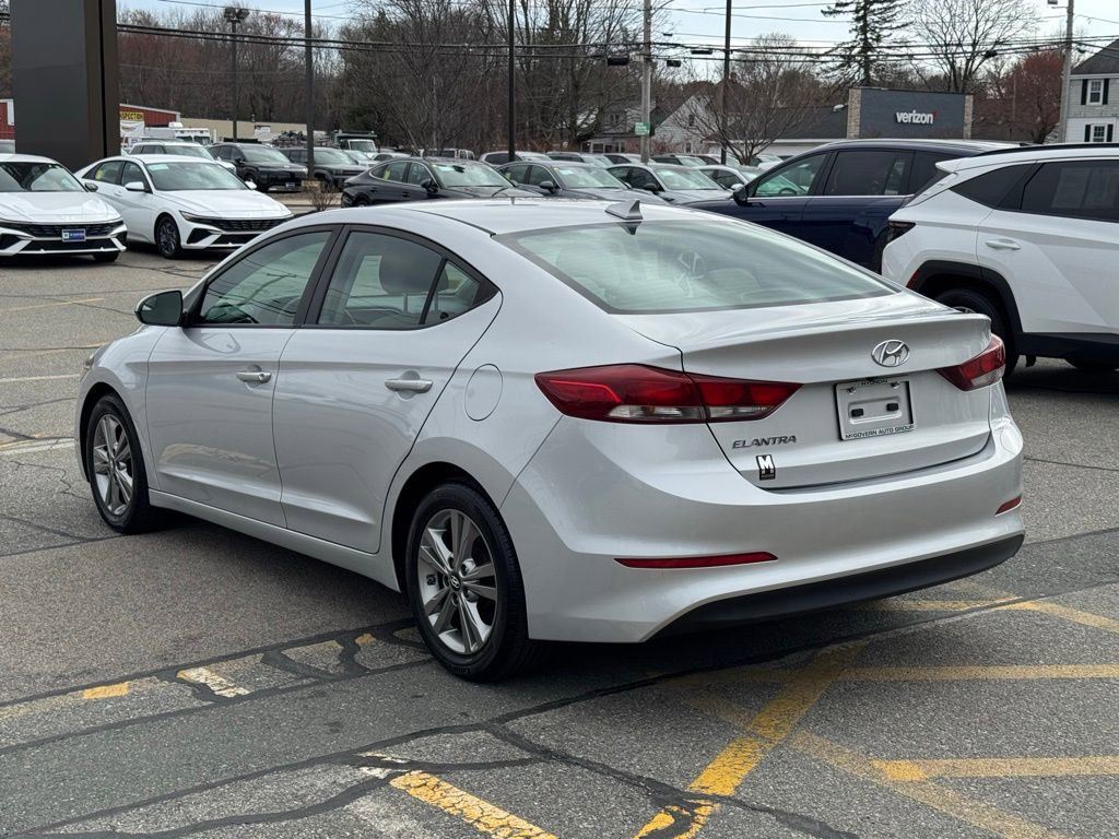 Used 2017 Hyundai Elantra SE FWD image 3