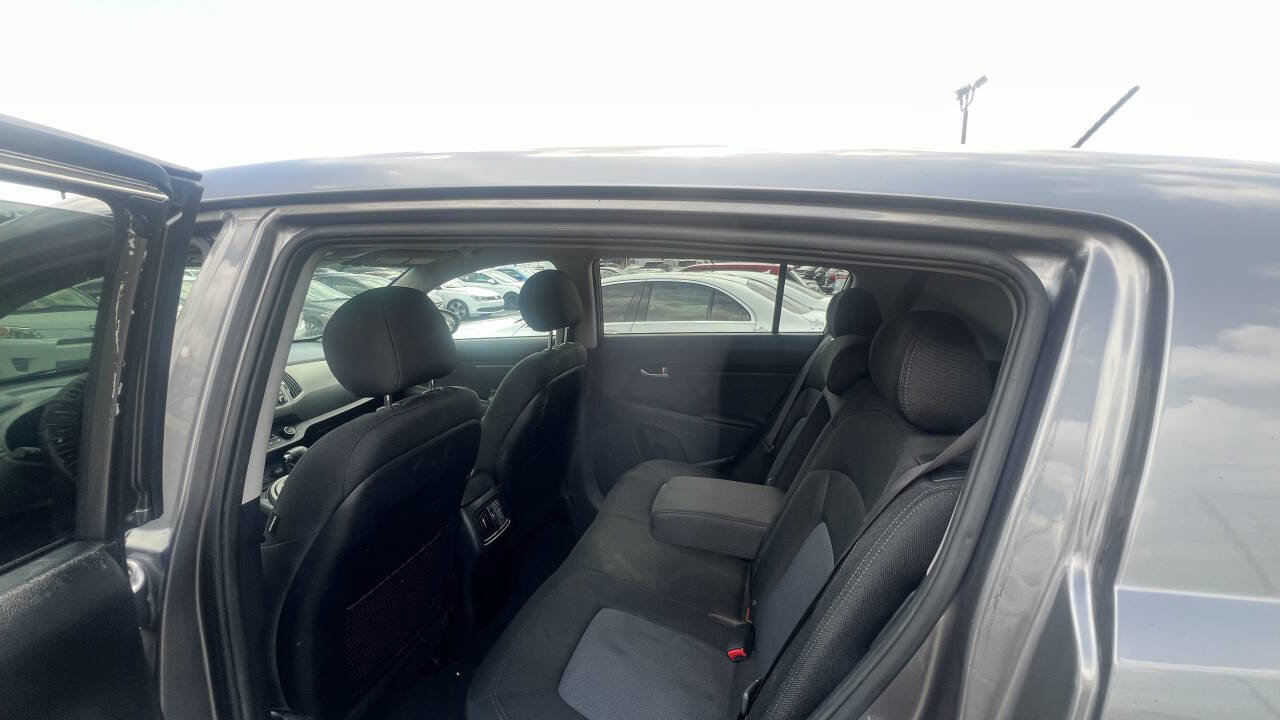Used 2015 Kia Sportage LX image 8