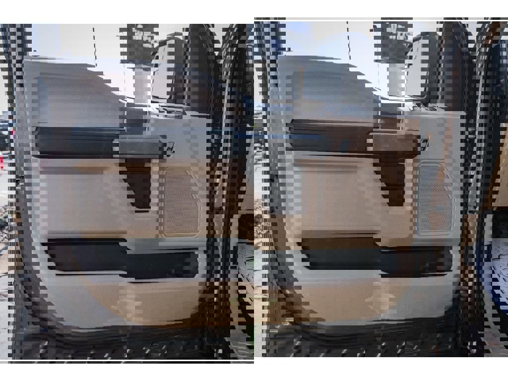 Used 2015 Ford F150 XLT w/ Equipment Group 302A Luxury image 6