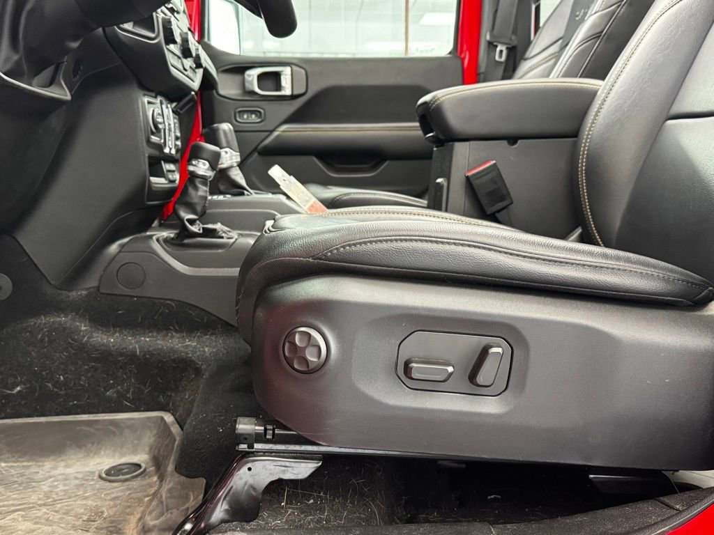 Used 2024 Jeep Wrangler Sahara w/ Technology Group image 8