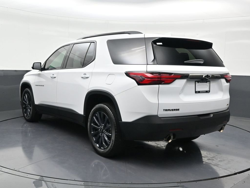Used 2023 Chevrolet Traverse RS image 3