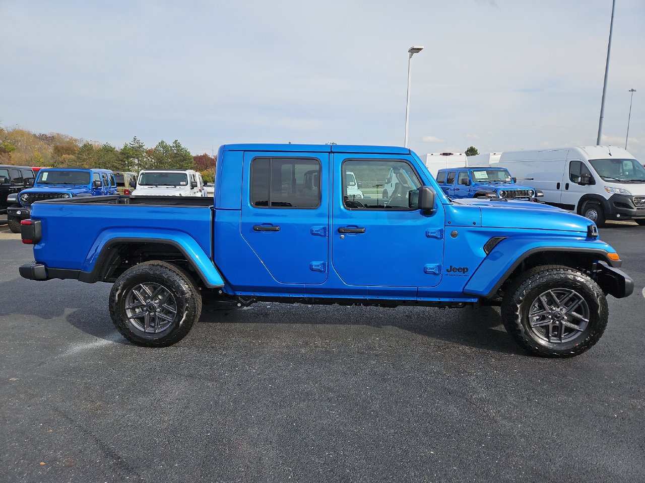 New 2026 Jeep Gladiator Sport AWD/4WD image 9