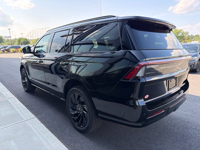 New 2027 Lincoln Navigator Reserve w/ Jet Appearance Package AWD/4WD image 5