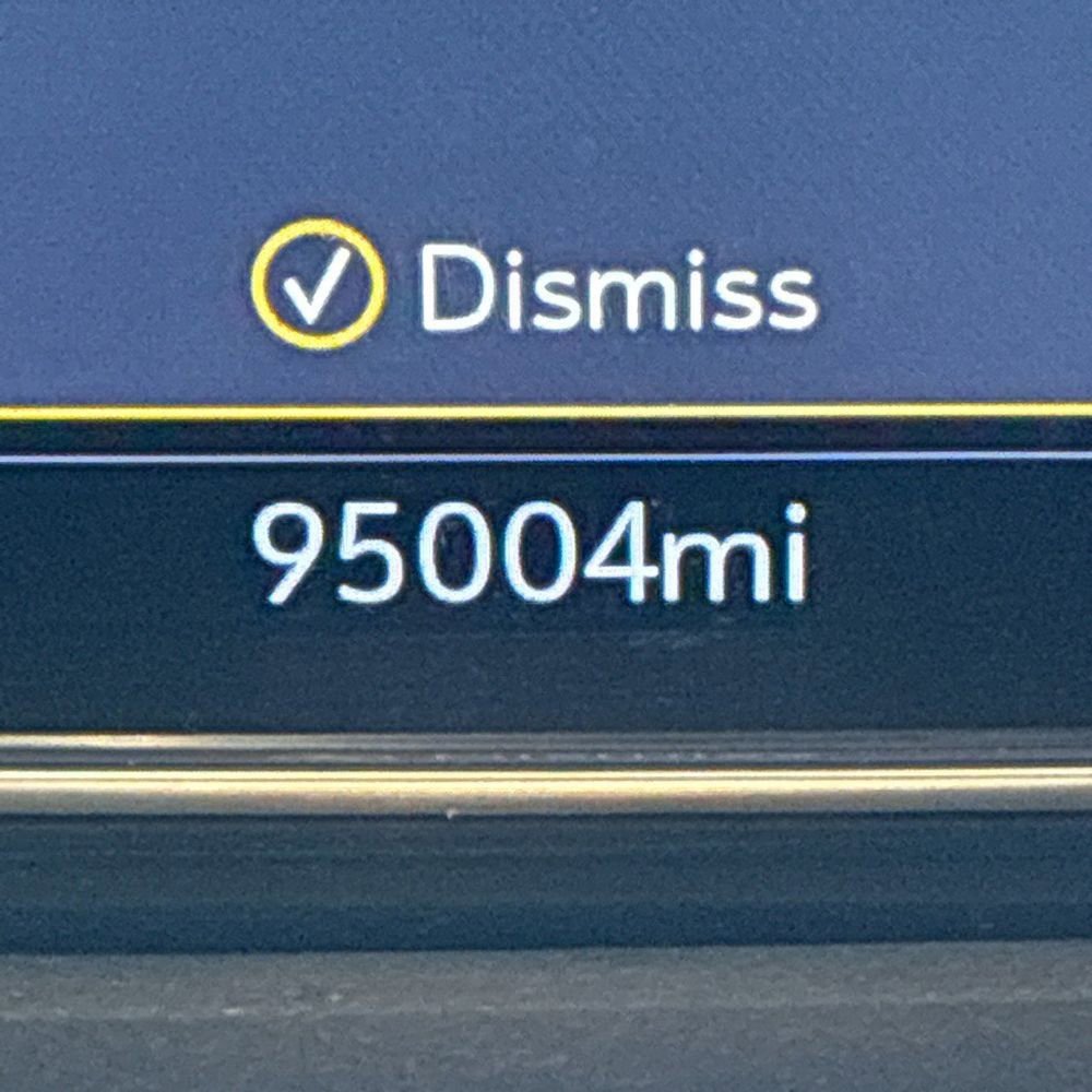 Used 2021 GMC Yukon XL Denali w/ Denali Premium Package image 11