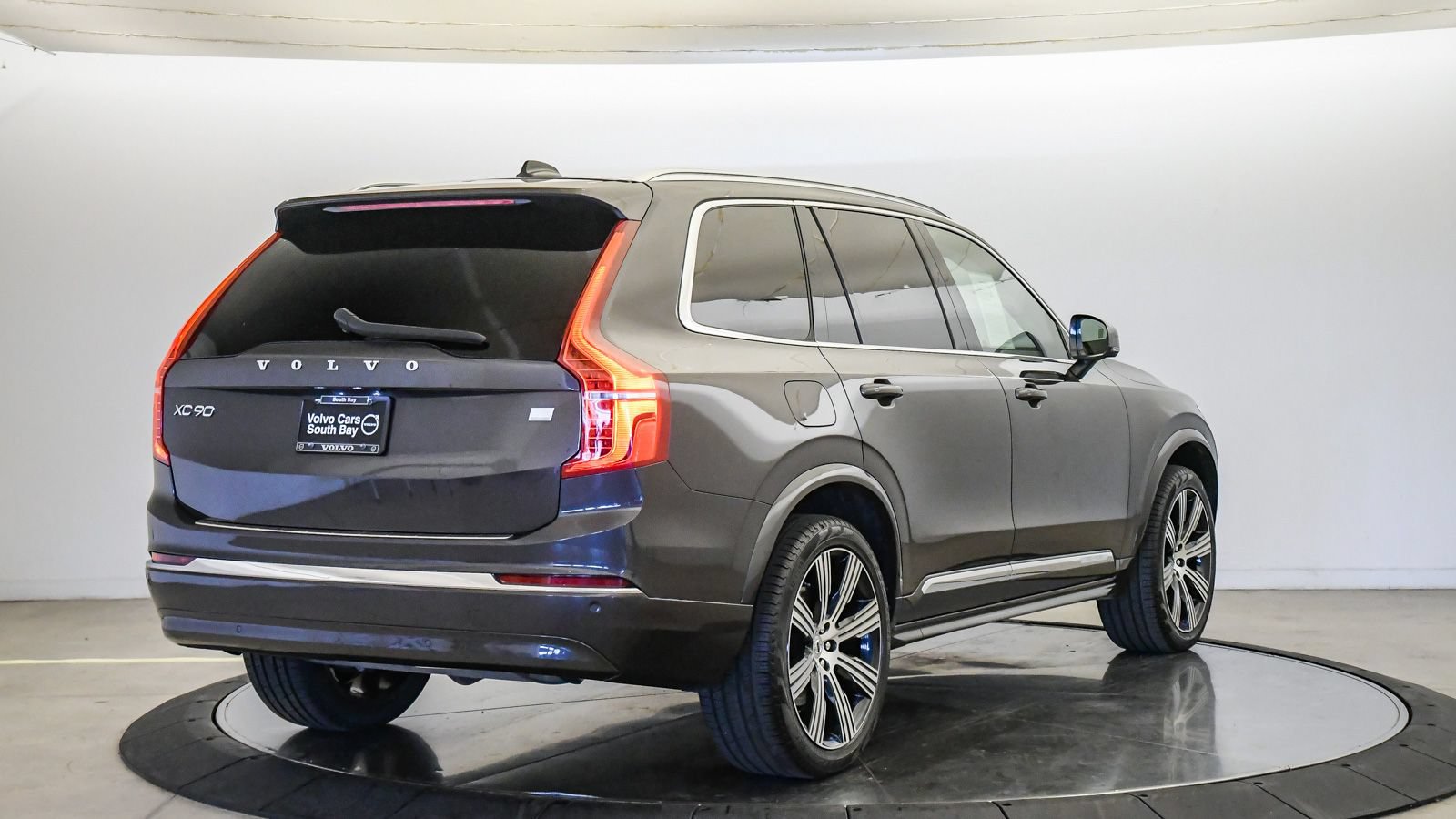 Certified 2023 Volvo XC90 T8 Core w/ Protection Package Premier AWD/4WD image 5