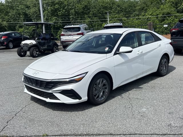 Used 2026 Hyundai Elantra Hybrid FWD image 3