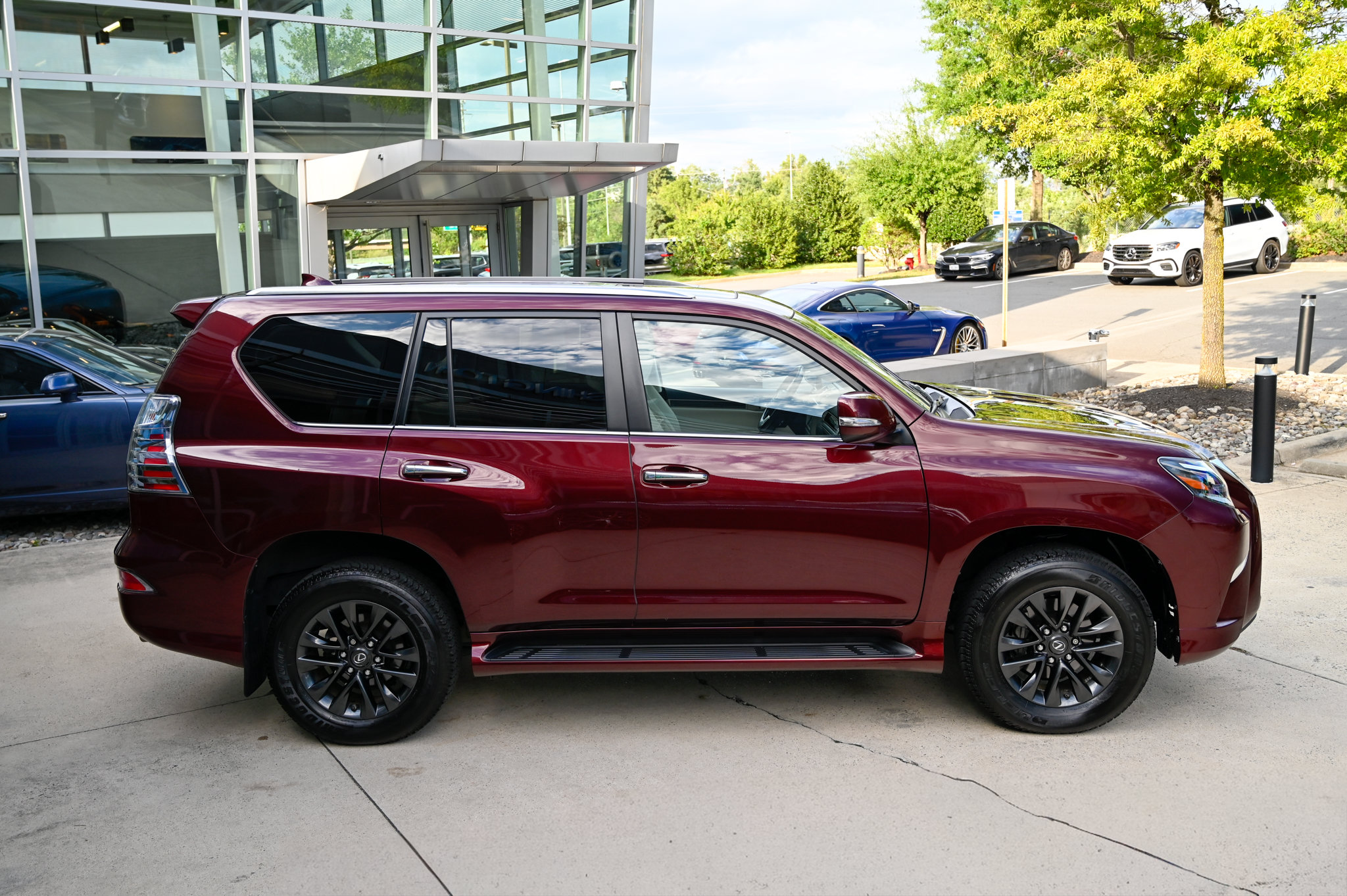 Used 2021 Lexus GX 460 Premium w/ Premium Package AWD/4WD image 4