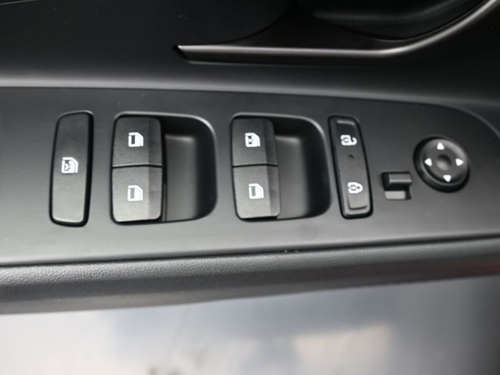 Certified 2025 Hyundai Elantra Sport image 19