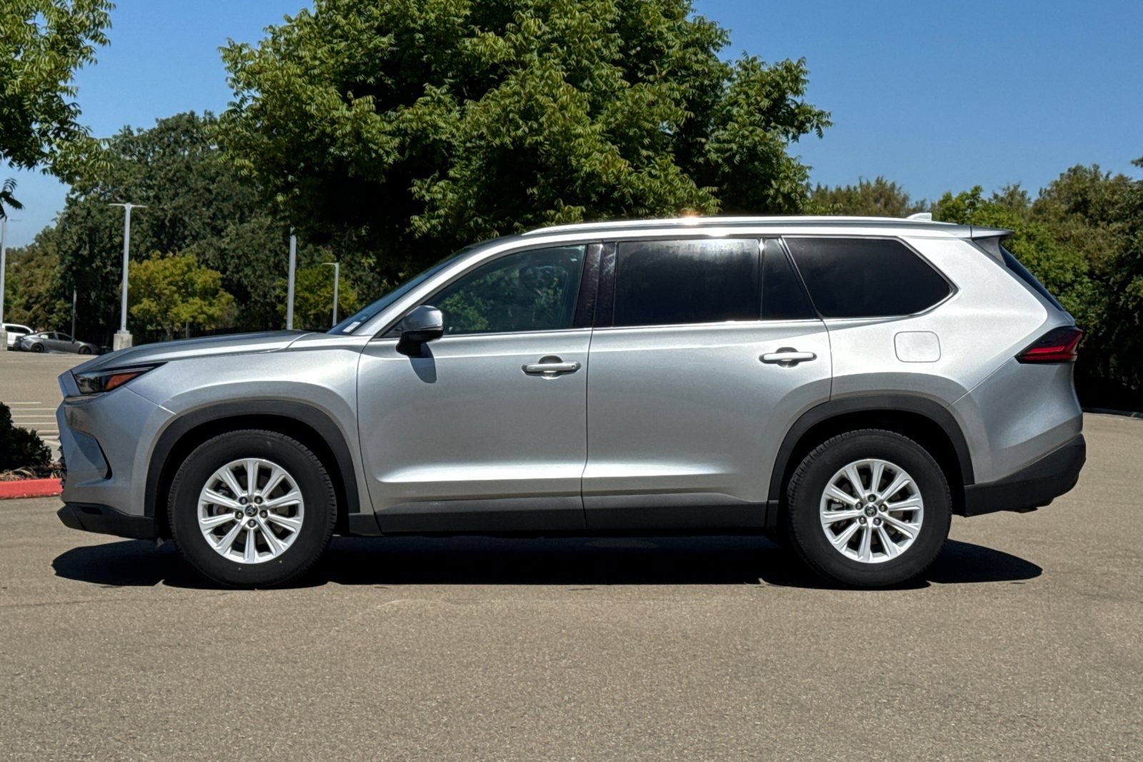 Certified 2025 Toyota Grand Highlander FWD image 8