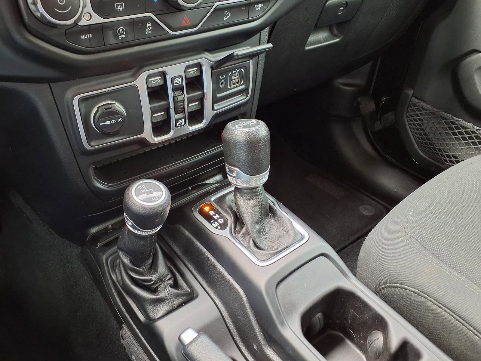 Used 2018 Jeep Wrangler Unlimited Sport S AWD/4WD image 25