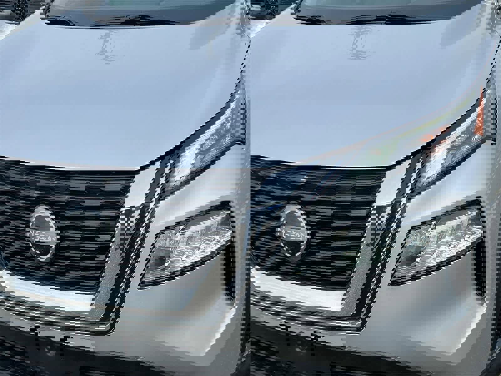 Used 2023 Nissan Rogue SV image 11