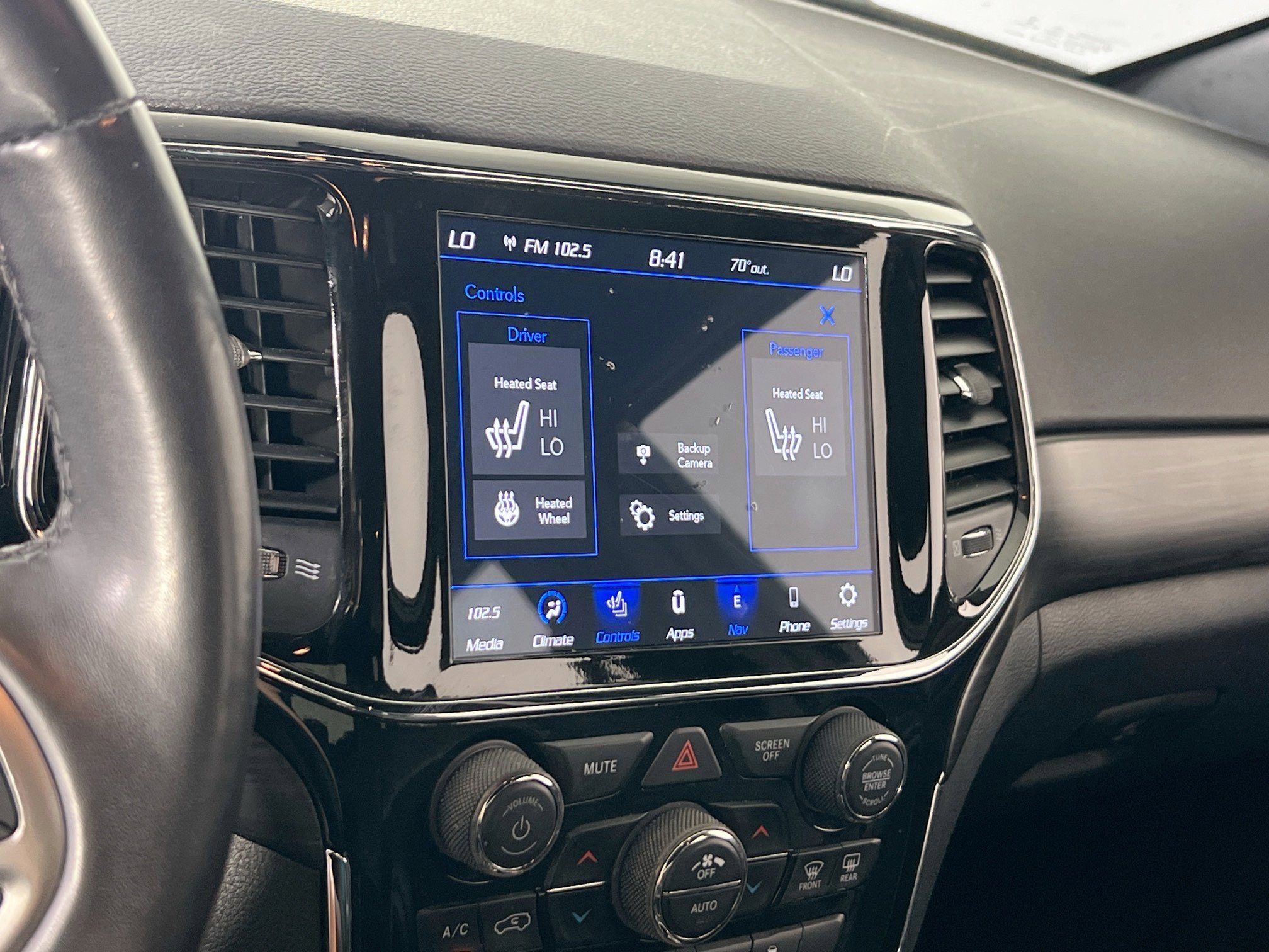 Used 2022 Jeep Grand Cherokee Laredo X image 20