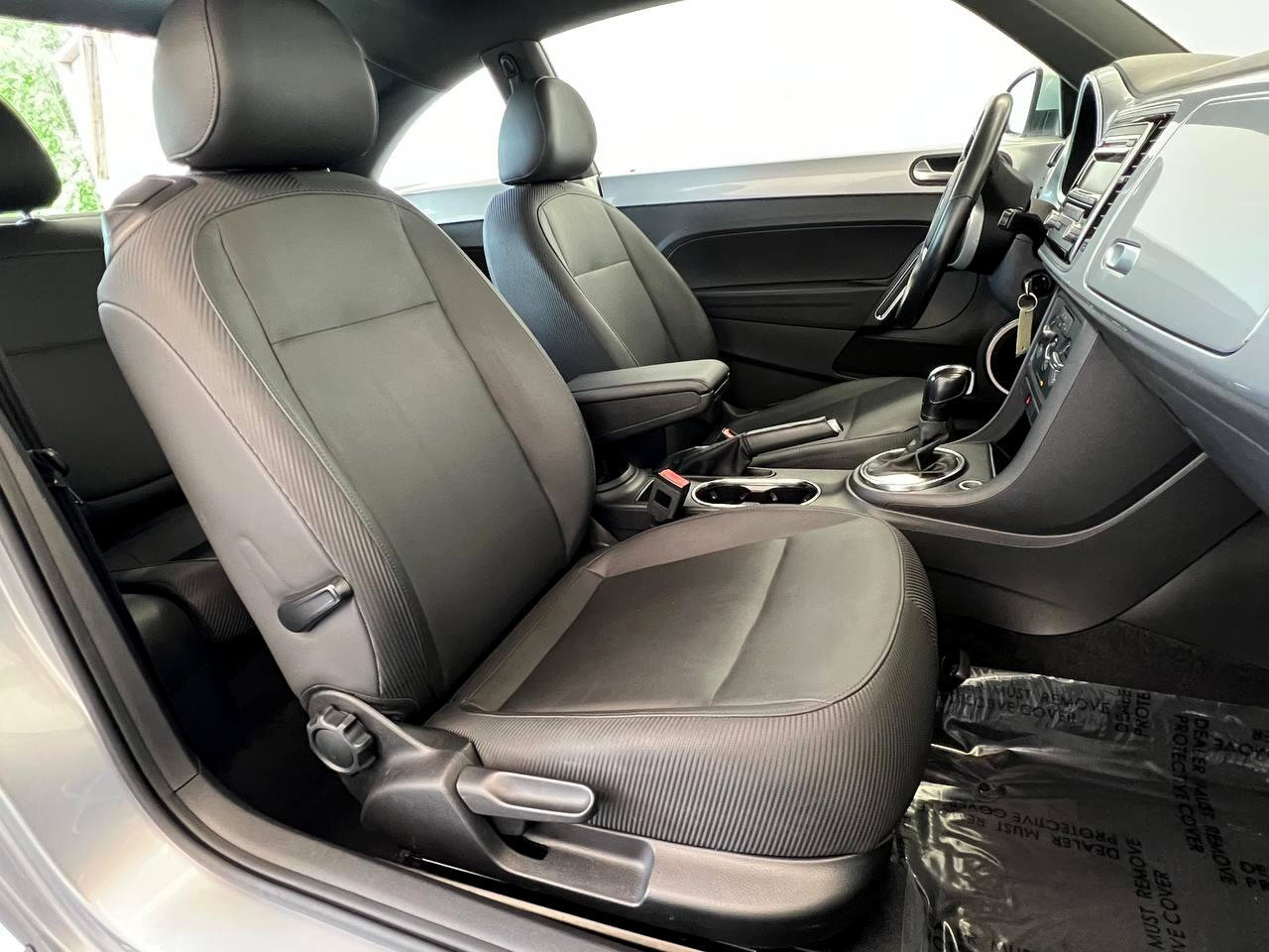 Used 2013 Volkswagen Beetle 2.5 image 11