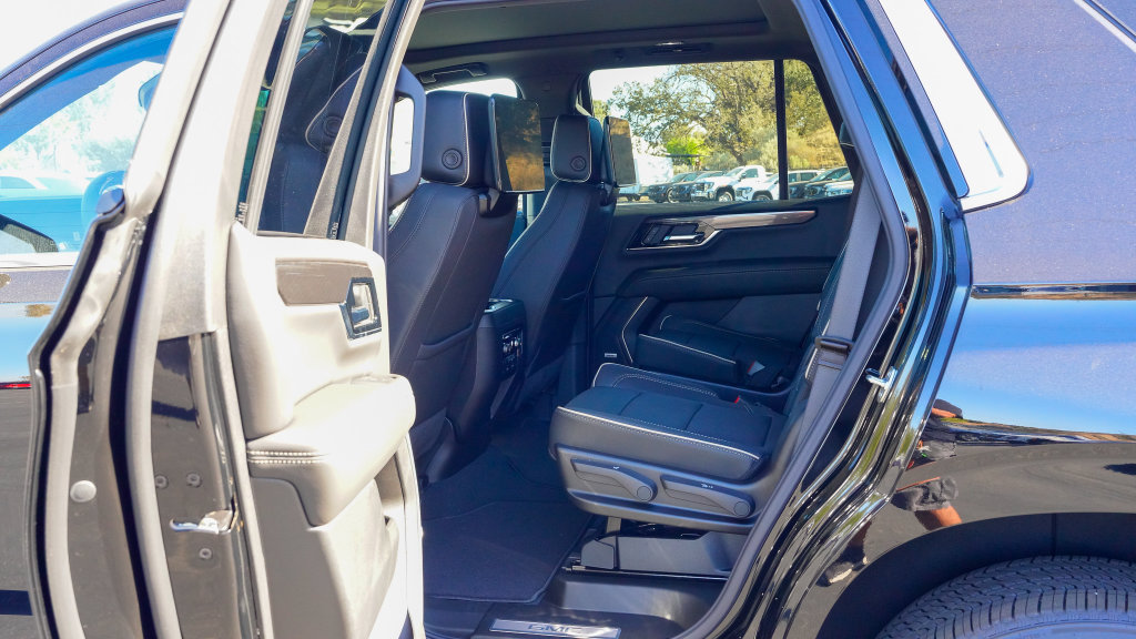 New 2027 GMC Yukon Elevation w/ Elevation Premium Package AWD/4WD image 9