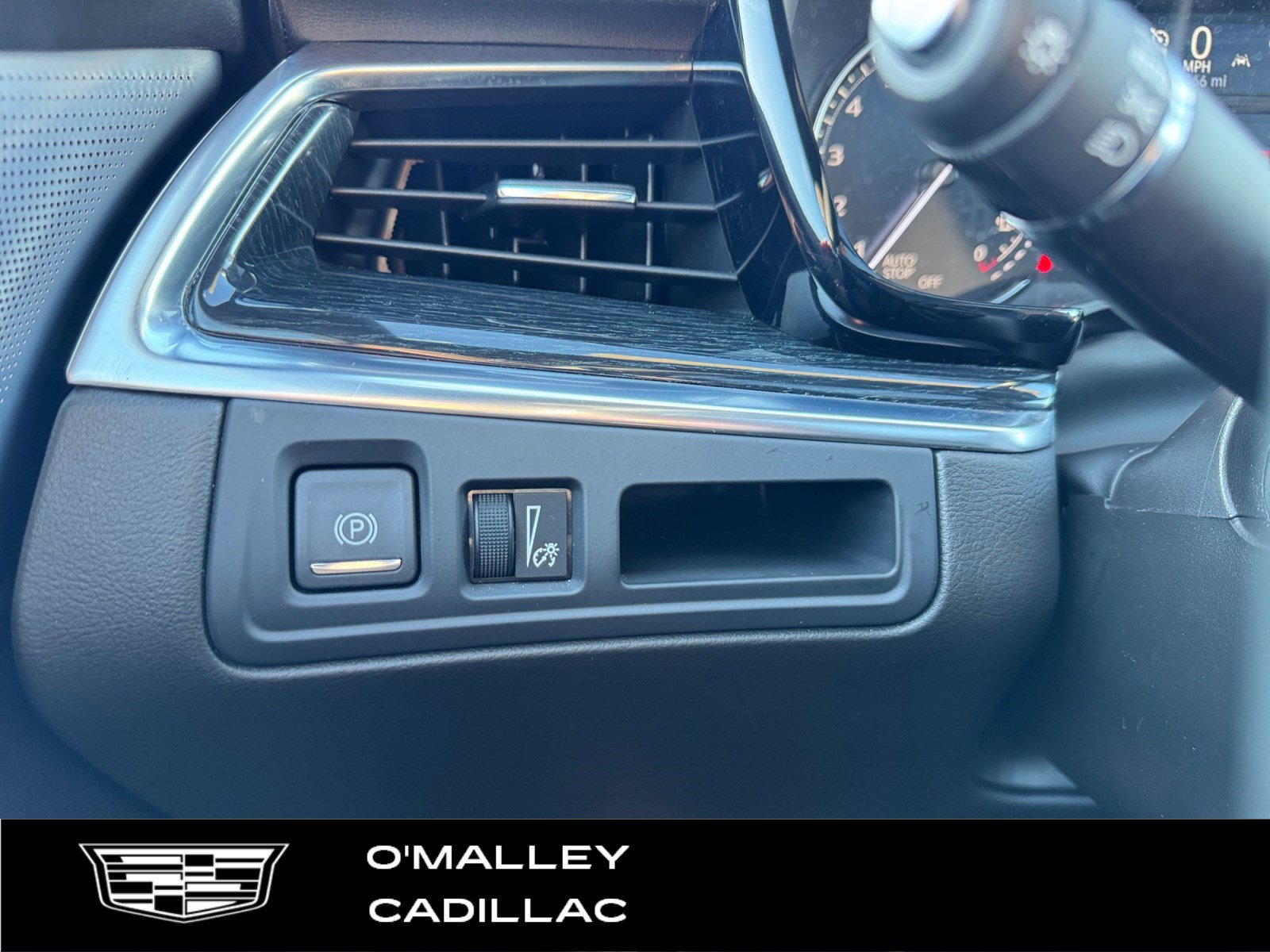 Certified 2025 Cadillac XT5 Premium Luxury image 18