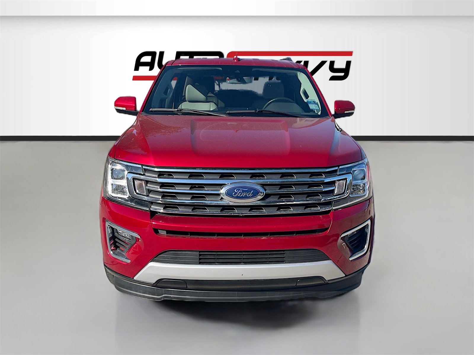 Used 2021 Ford Expedition XLT image 2