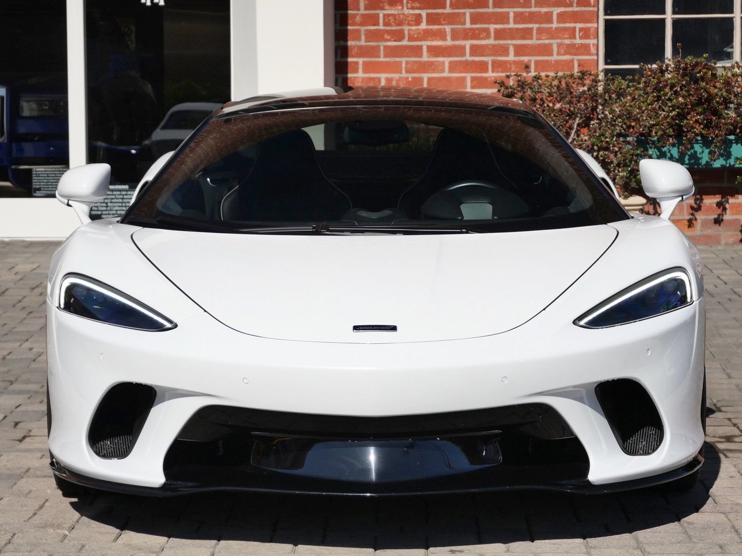 Used 2023 McLaren GT RWD image 2