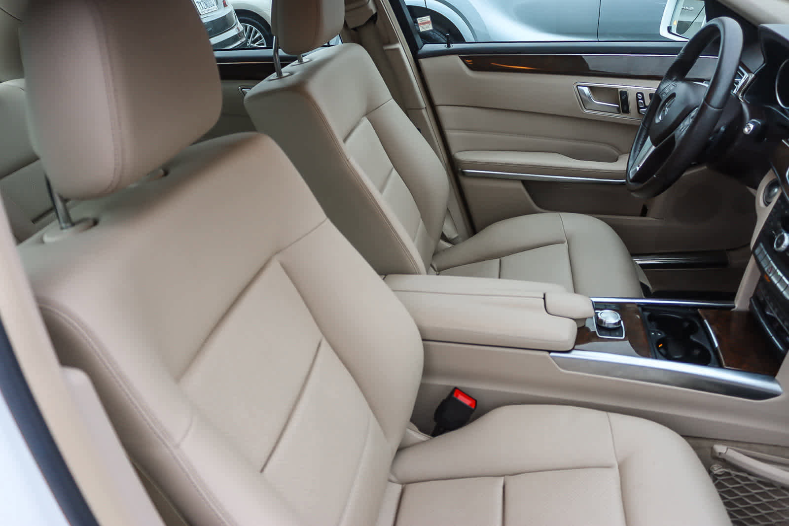 Used 2014 Mercedes-Benz E 350 4MATIC Sedan image 16