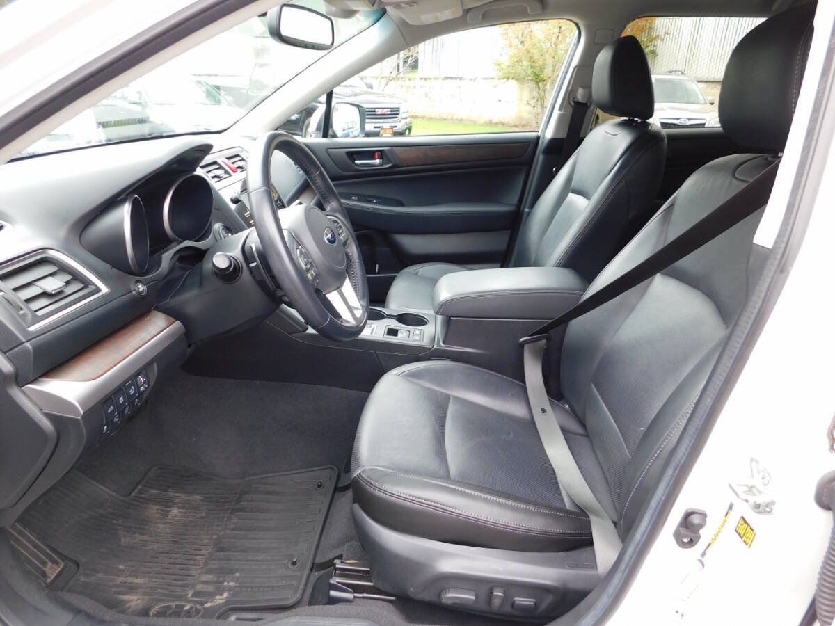 Used 2016 Subaru Outback 2.5i Limited AWD/4WD image 9