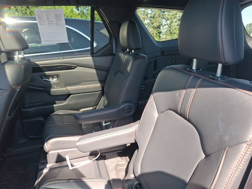 Used 2024 Honda Pilot TrailSport image 11
