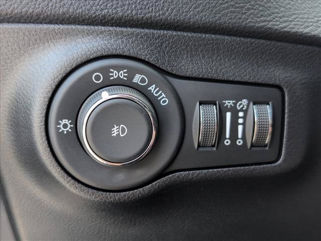 Used 2020 Jeep Compass Latitude w/ Popular Equipment Group AWD/4WD image 23