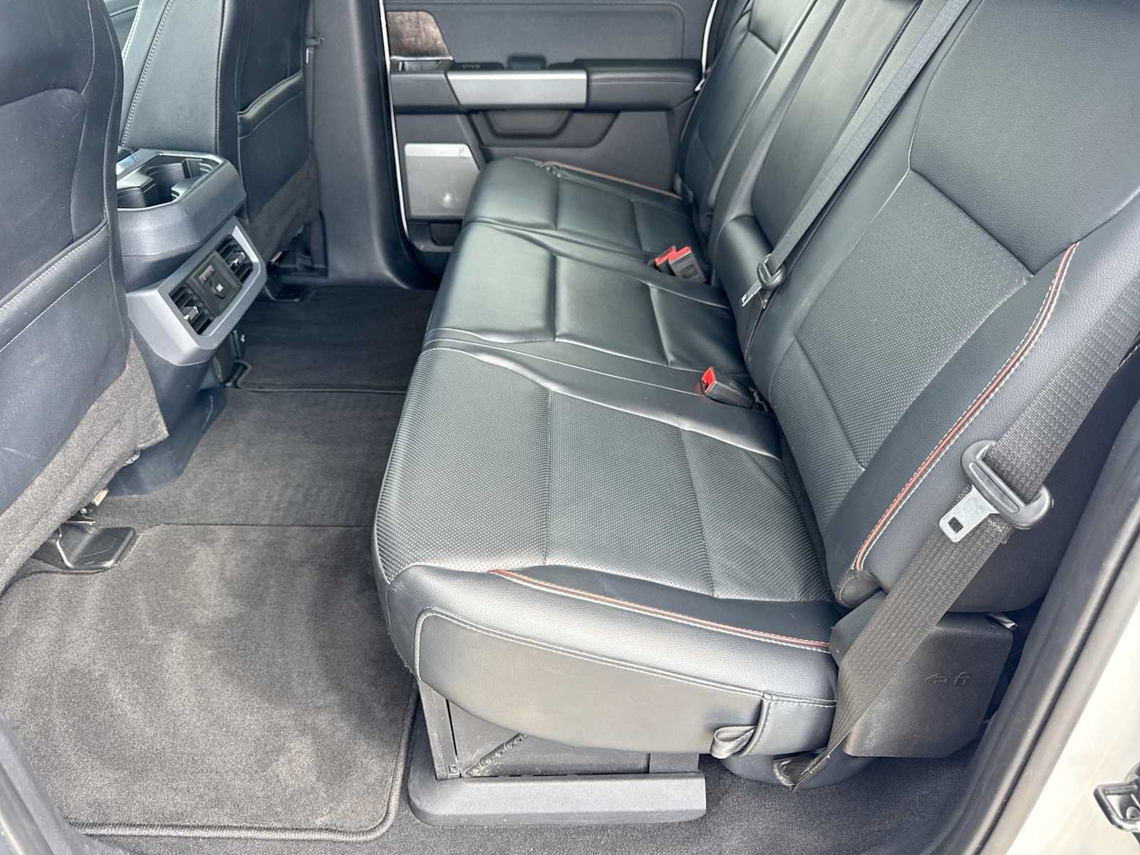 Used 2024 Ford F250 Lariat w/ Chrome Package AWD/4WD image 18