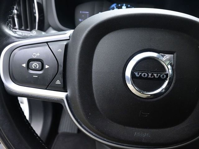 Used 2019 Volvo XC60 T5 Momentum w/ Premium Package image 15