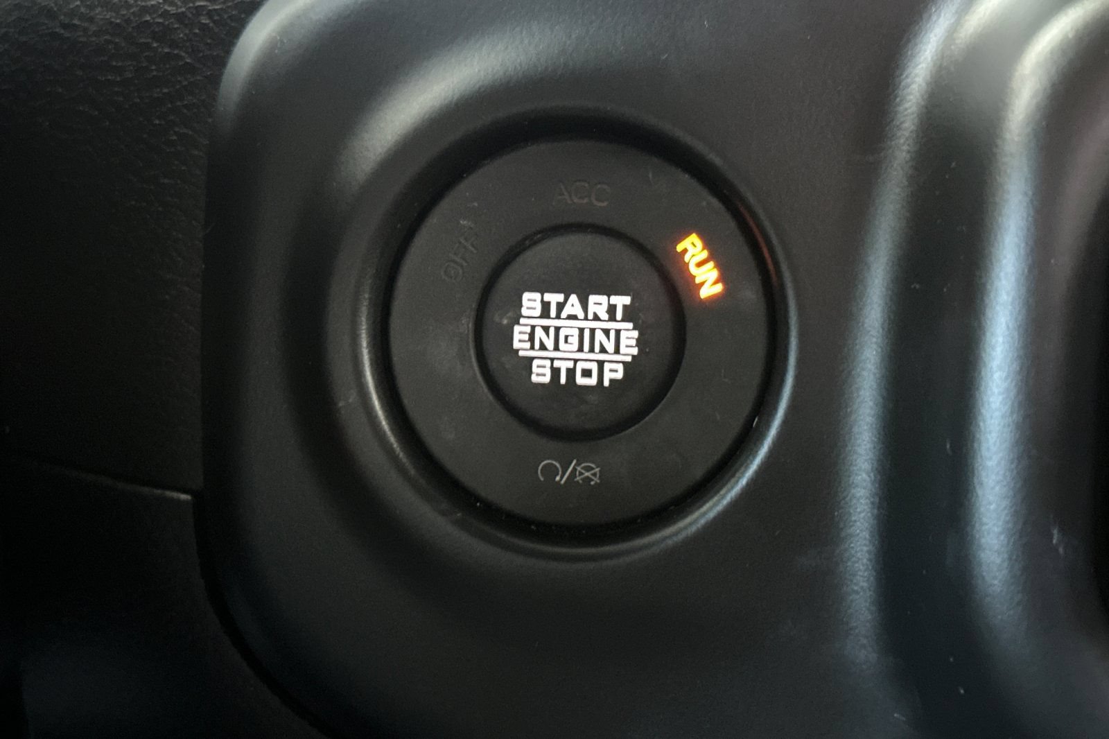 Used 2023 Jeep Gladiator Sport AWD/4WD image 28