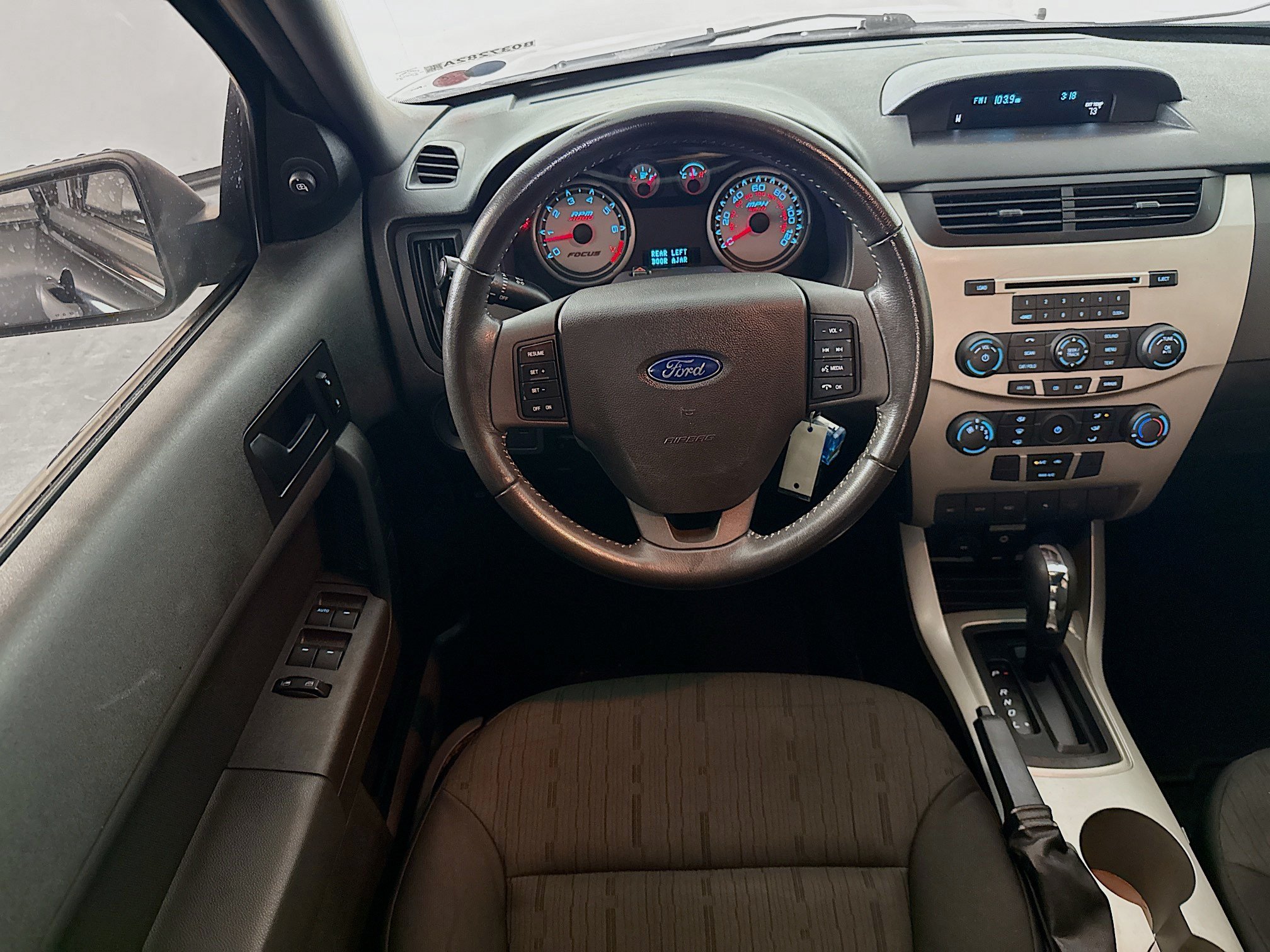 Used 2010 Ford Focus SE FWD image 24