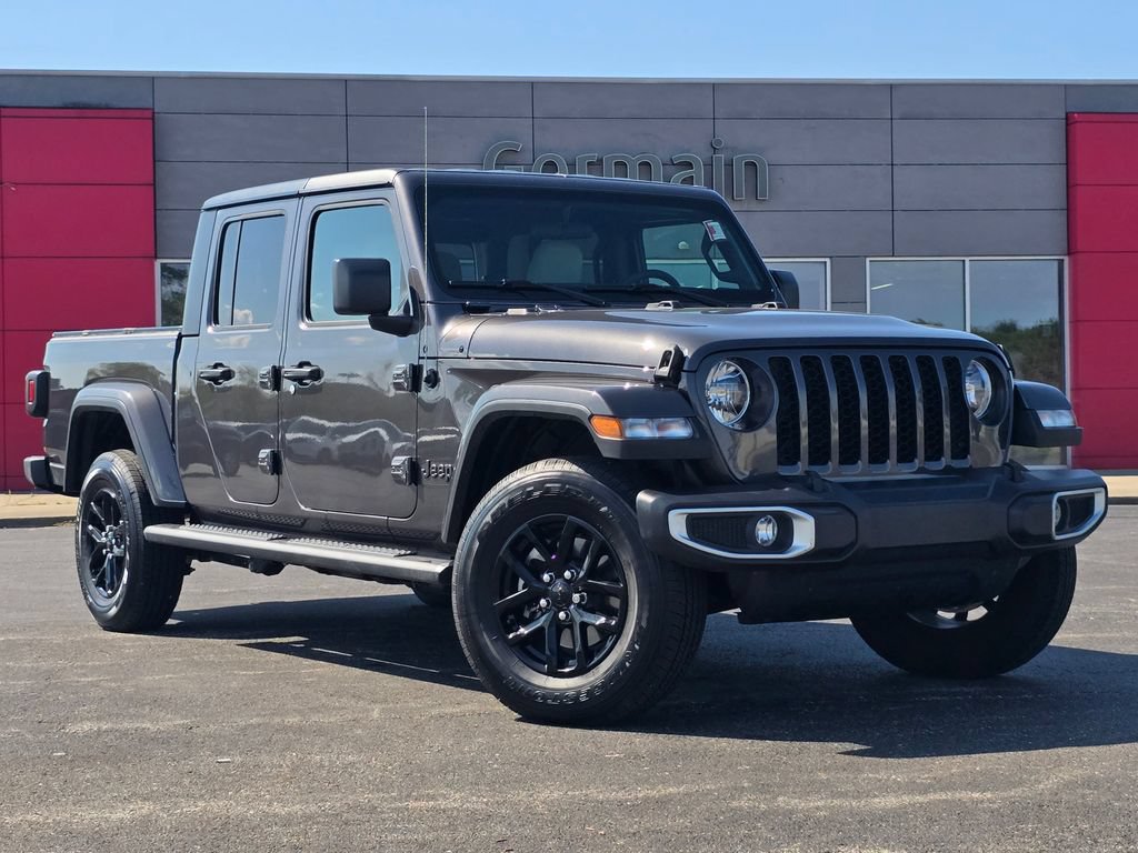 Used 2023 Jeep Gladiator Sport AWD/4WD image 2