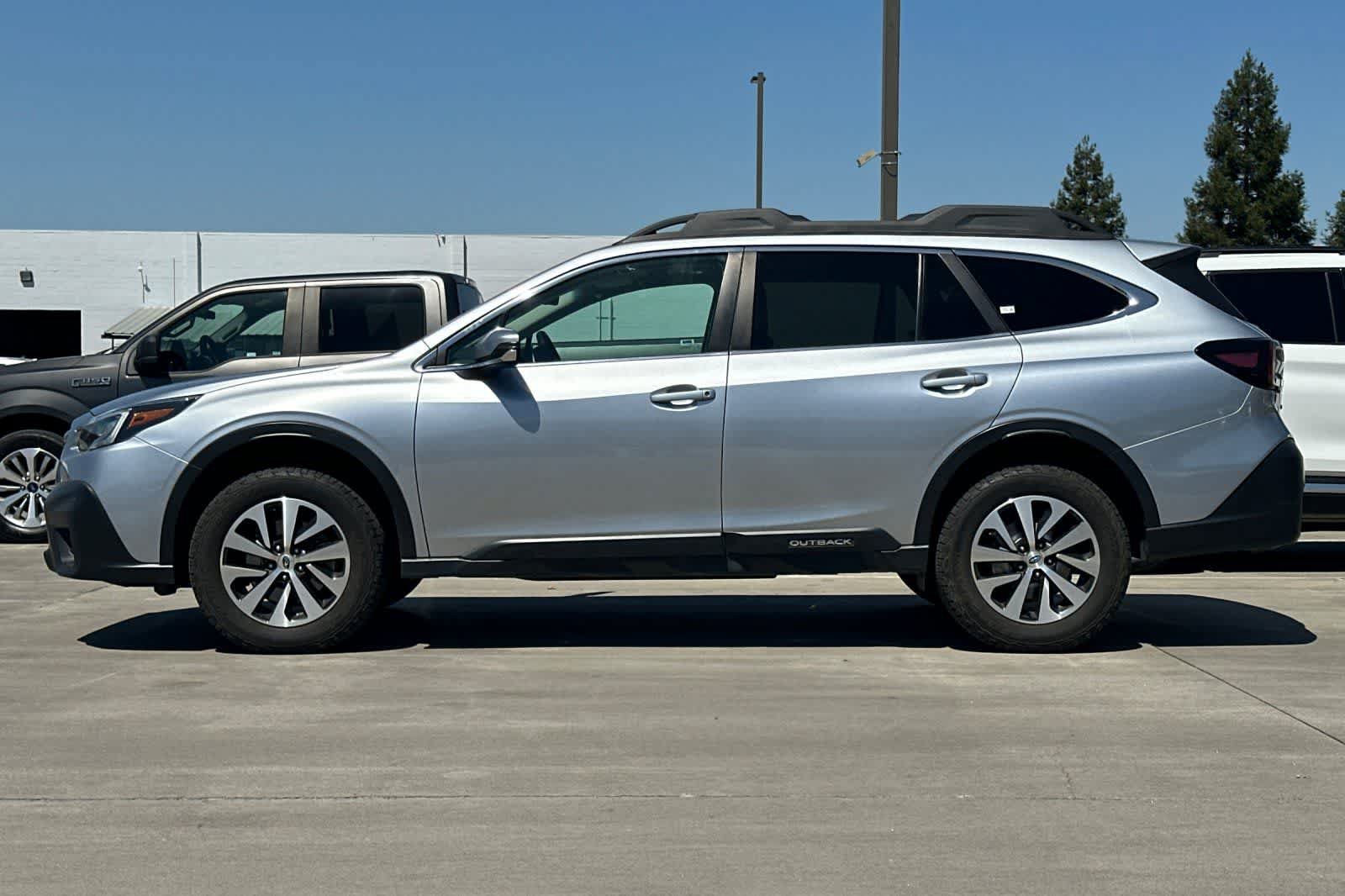 Used 2020 Subaru Outback Premium w/ Popular Package #1 AWD/4WD image 6