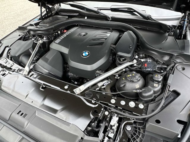Certified 2024 BMW 530i xDrive w/ Premium Package AWD/4WD image 15