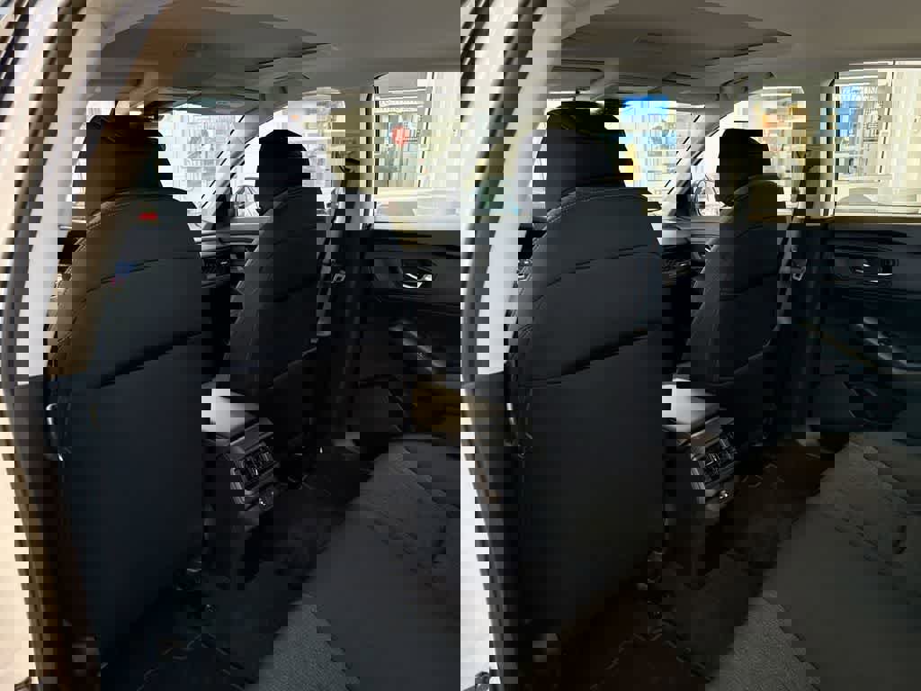 Certified 2025 Honda Accord SE image 19