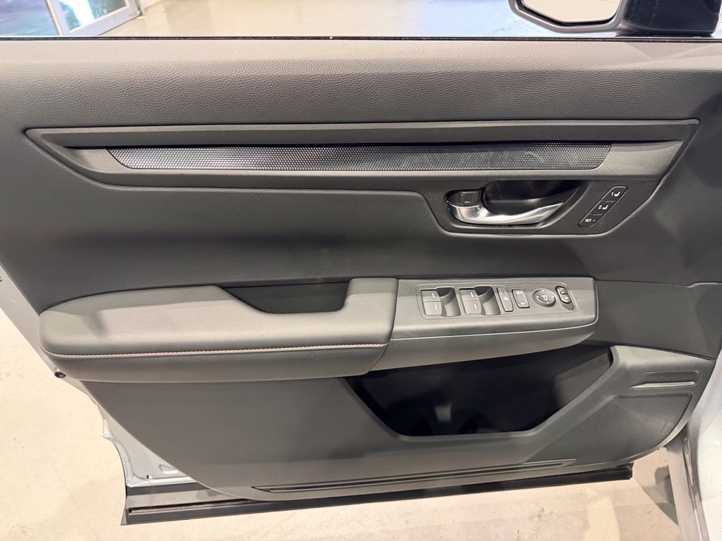 Used 2026 Honda CR-V Sport-L image 28