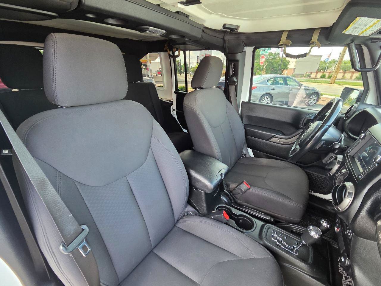 Used 2018 Jeep Wrangler Unlimited Sport S AWD/4WD image 19