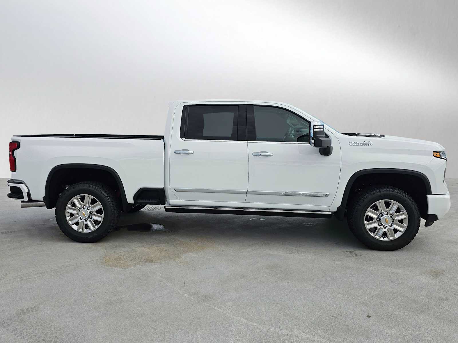 New 2026 Chevrolet Silverado 2500 High Country w/ Technology Package AWD/4WD image 2