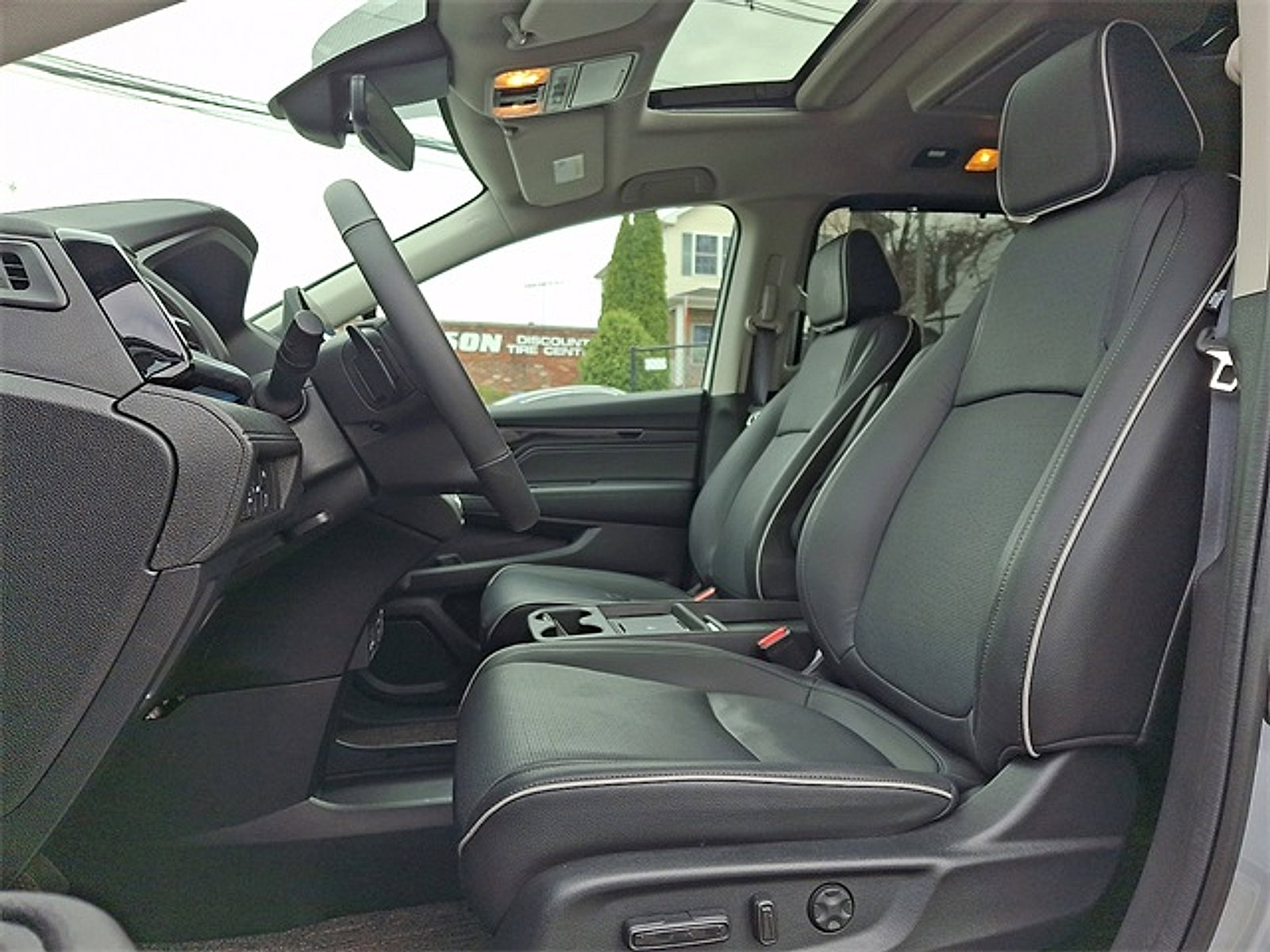 Certified 2026 Honda Odyssey Elite image 16