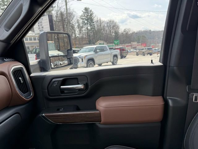 Used 2023 Chevrolet Silverado 3500 High Country AWD/4WD image 37