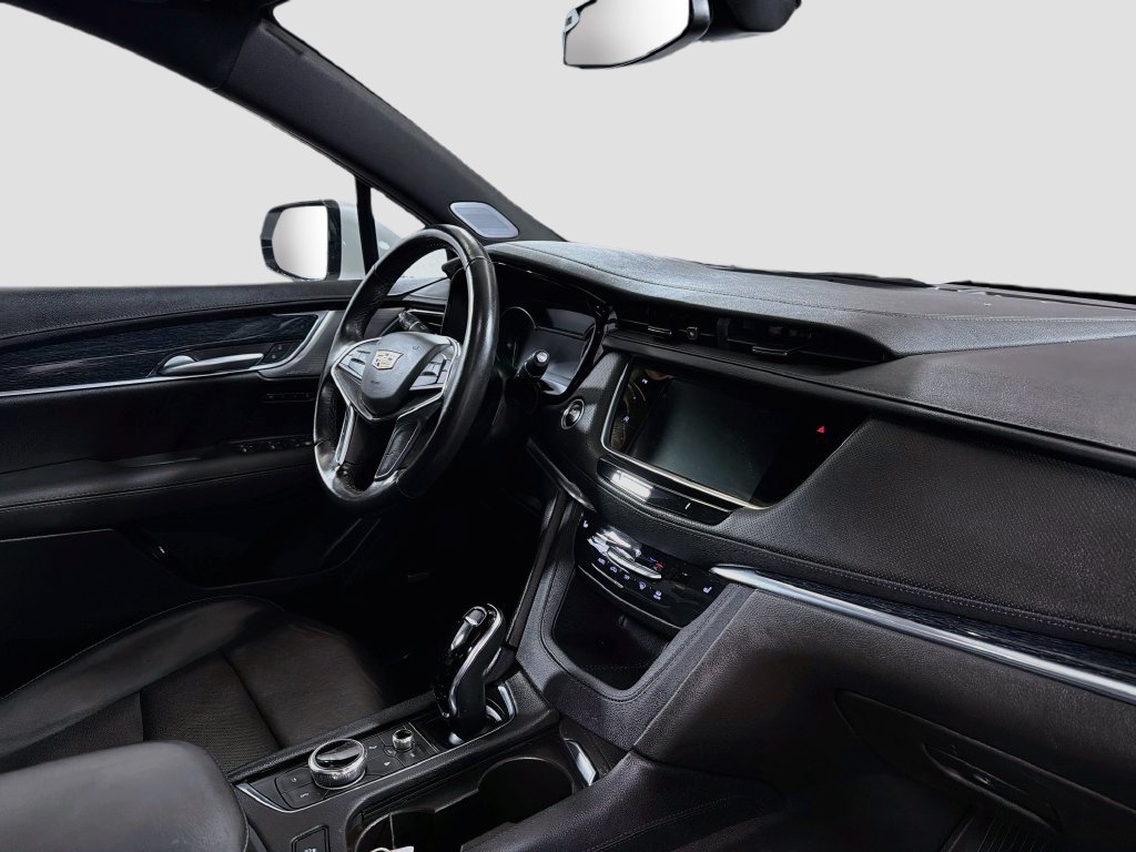 Used 2023 Cadillac XT5 Premium Luxury w/ LPO, Floor Liner Package AWD/4WD image 32