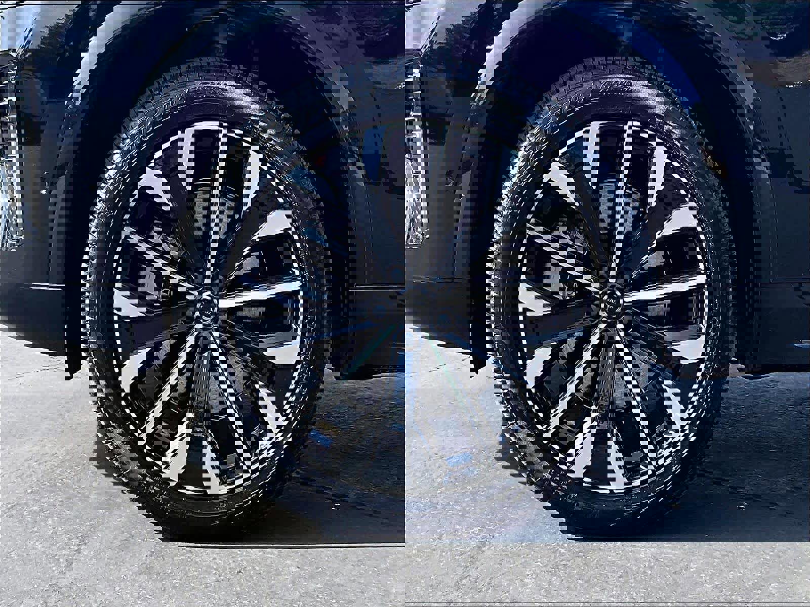 Used 2026 Volvo XC90 T8 Ultra w/ Lounge Package image 12