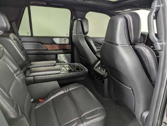 Used 2020 Lincoln Navigator Reserve w/ Equipment Group 208A Reserve AWD/4WD image 21