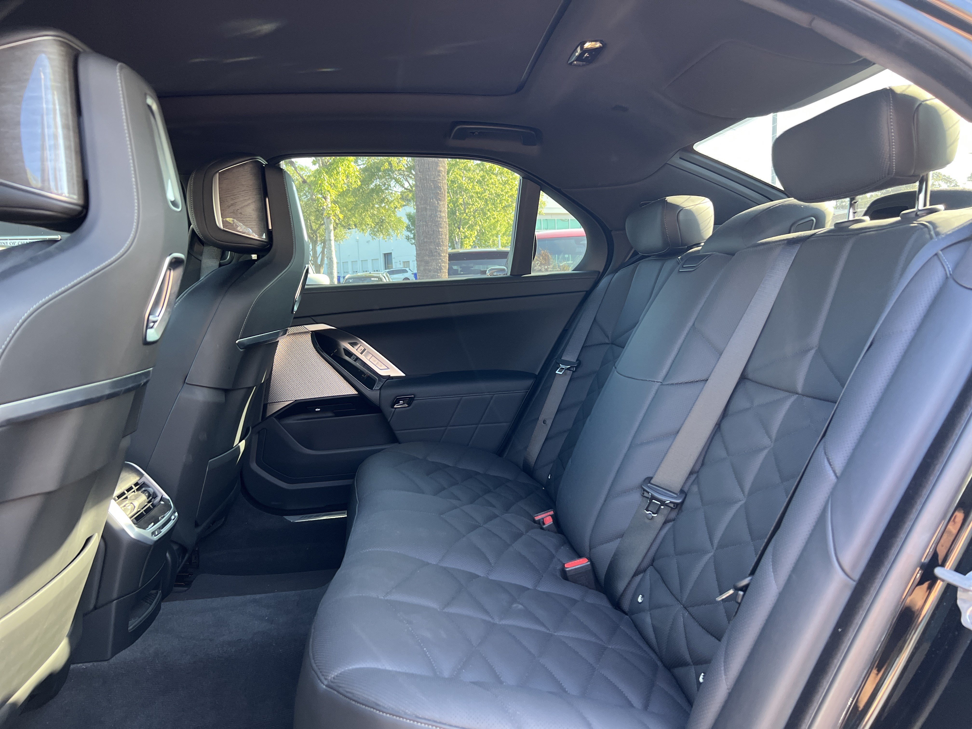 Certified 2024 BMW 740i xDrive AWD/4WD image 31
