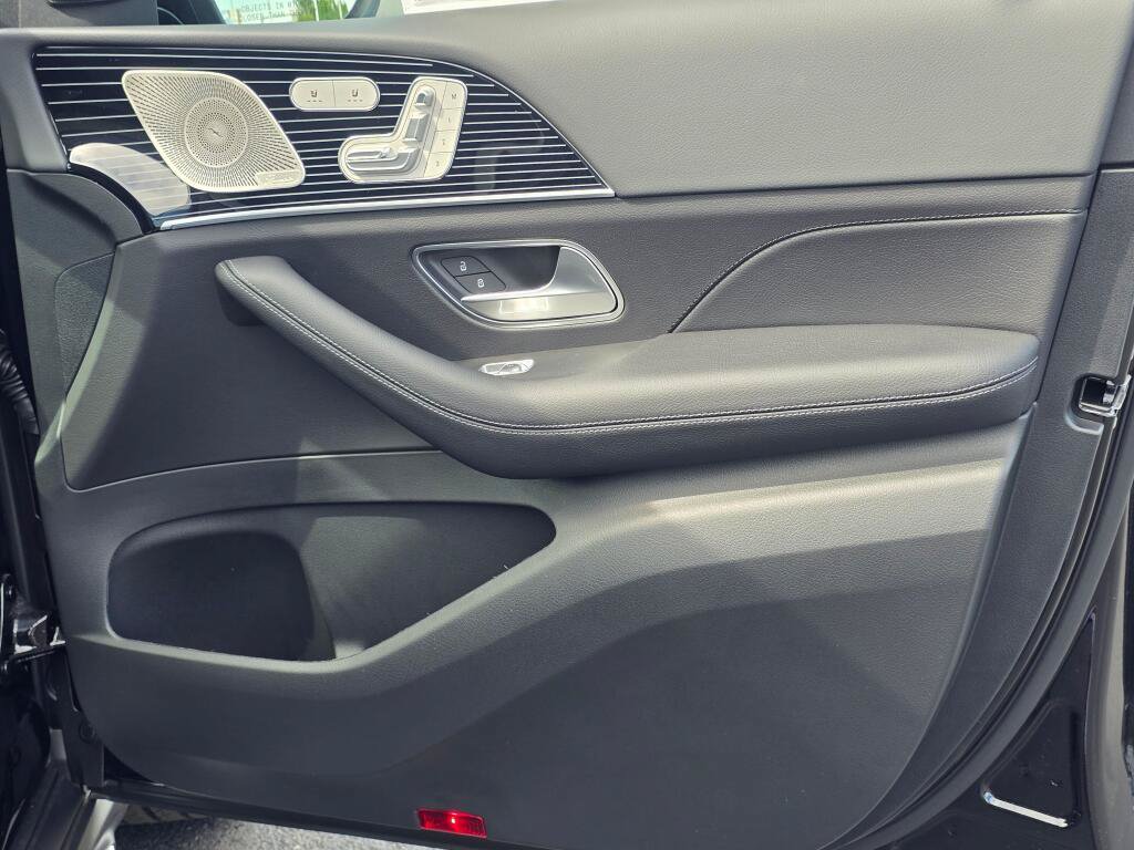 New 2026 Mercedes-Benz GLS 450 4MATIC image 27