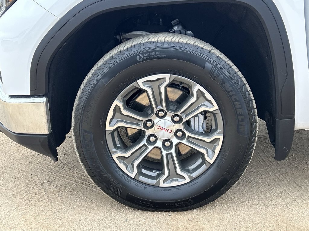 Certified 2026 GMC Sierra 1500 SLT RWD image 31