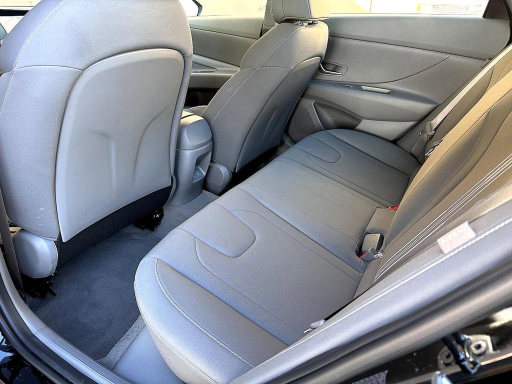 Used 2024 Hyundai Elantra SEL image 21