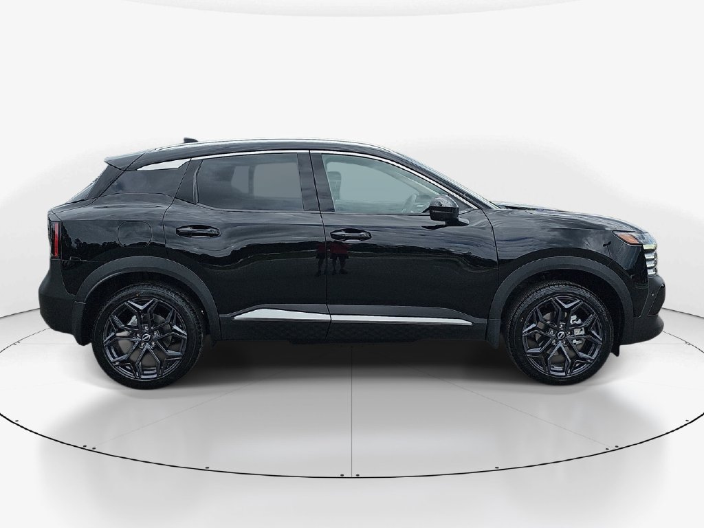 New 2027 Nissan Kicks SR w/ SR Premium Package FWD image 5