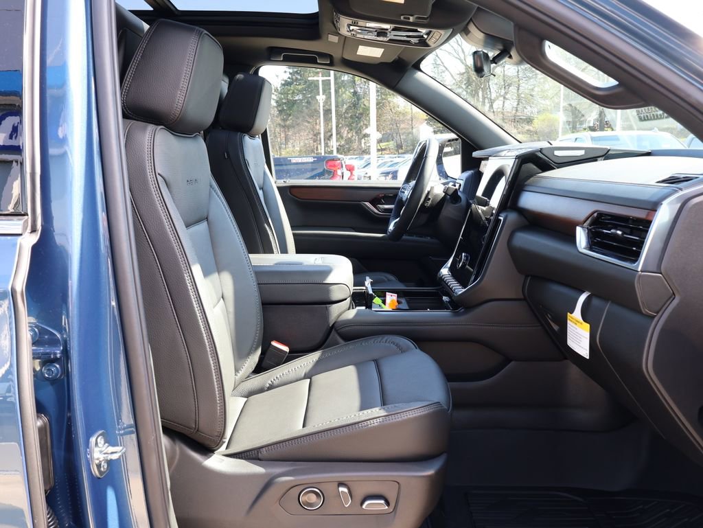 New 2026 GMC Yukon XL Denali w/ Advanced Technology Package image 46